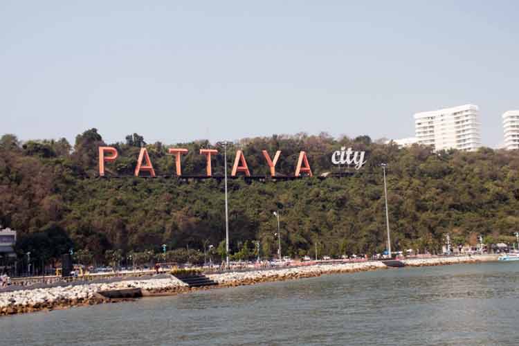 Pattaya: Restauranter og kjøpesentre kan holde åpent