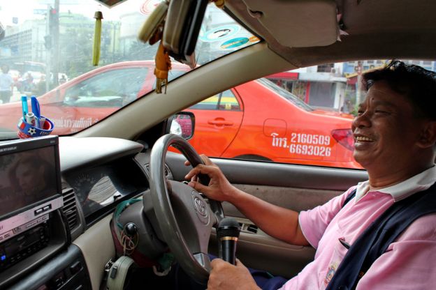 Thong-in-Kanakart tilbyr karaoke i taxien