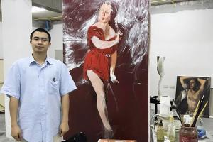 Rachata Siriyakul maler fulltid fra atelieret i Bangkok.