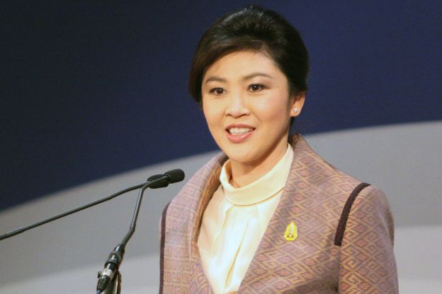 Statsminister Yingluck Shinawatra holdt en følelsemsessig tale