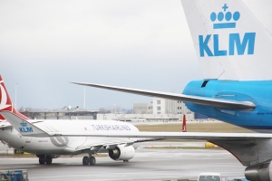 KLM har hatt veldig gunstige tilbud til Bangkok i det siste. Billetter i lavsesong kan fås billig få dager før avreise, mens ferie i høysesong bør planlegges litt bedre.