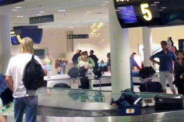 Ja, de kan nå åpne din innsjekkede bagasje på flyplassen, men ikke uten grunn