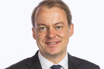 Inntektsbekreftelsen til ambassaden tatt opp i Stortinget
